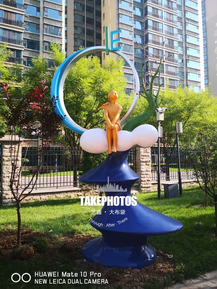 蓝色环形与云朵组合景观DP点雕塑